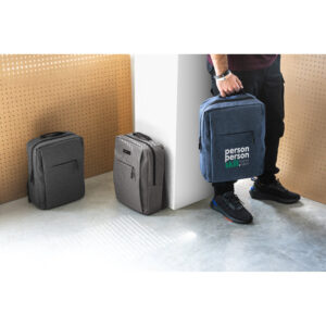 Mochila para notebook 15'6" em 300D - Brinde Corporativo Personalizado | Enova