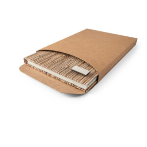 Caderno A5 em palha natural com folhas pautadas recicladas - Brinde Corporativo Personalizado | Enova