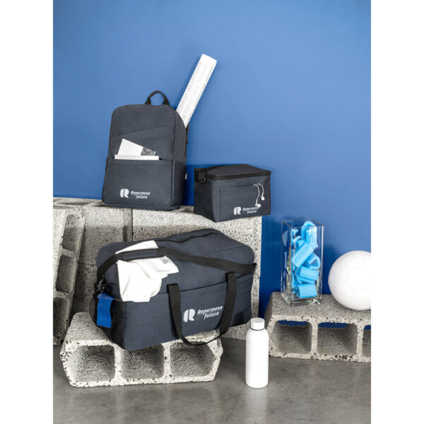 Bolsa esportiva em 600D poliéster reciclado de alta densidade (100% rPET) - Brinde Corporativo Personalizado | Enova