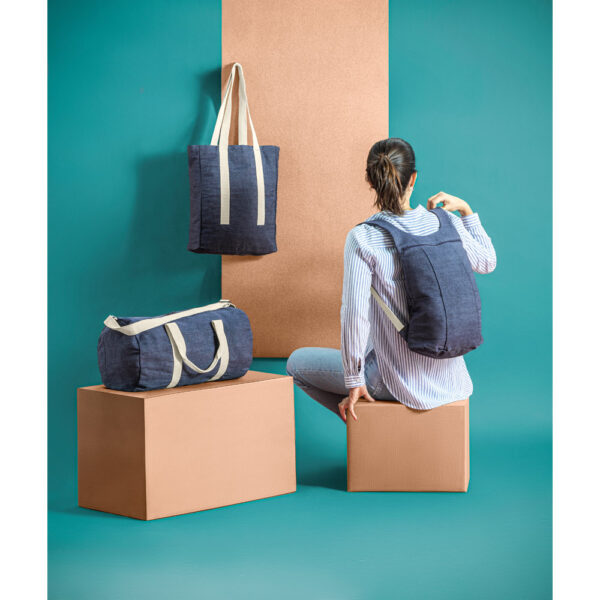 Mochila casual em denim reciclado (300 g/m²) - Brinde Corporativo Personalizado | Enova