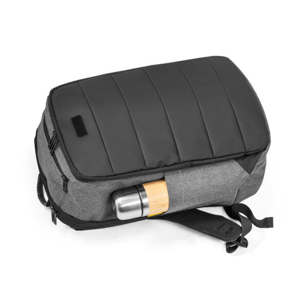 Mochila para notebook em 300D - Brinde Corporativo Personalizado | Enova