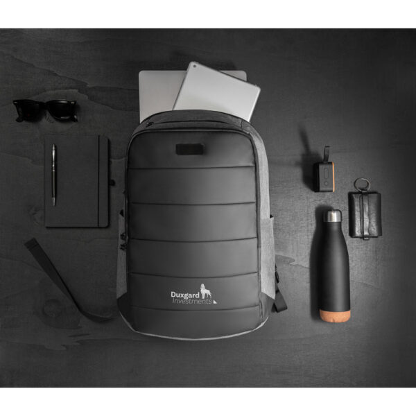 Mochila para notebook em 300D - Brinde Corporativo Personalizado | Enova