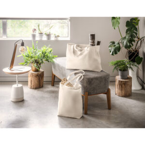 Sacola em 50% algodão, 30% algodão reciclado e 20% poliéster reciclado (220 g/m²) - Brinde Corporativo Personalizado | Enova