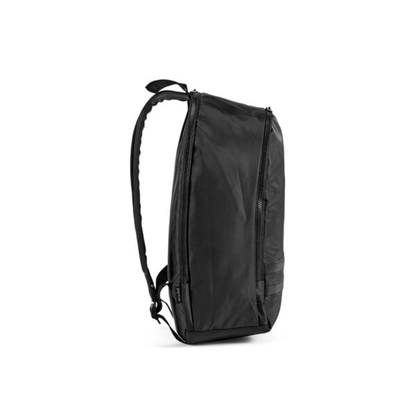 Mochila em 290T poliéster reciclado (100% rPET) em sarja com forro em 210D poliéster reciclado 15" - Brinde Corporativo Personalizado | Enova