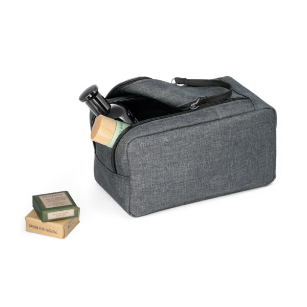 Bolsa de cosmésticos em 600D - Brinde Corporativo Personalizado | Enova