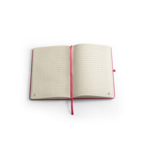 Caderno A5 de capa dura em poliéster 100% reciclado (100% rPET) com cantos redondos e folhas pautadas - Brinde Corporativo Personalizado | Enova