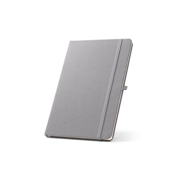 Caderno A5 de capa dura em poliéster 100% reciclado (100% rPET) com cantos redondos e folhas pautadas - Brinde Corporativo Personalizado | Enova