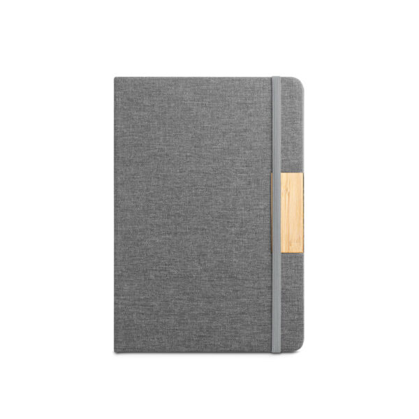 Caderno A5 em tecido poliéster 100% reciclado (100% rPET) com folhas pautadas - Brinde Corporativo Personalizado | Enova