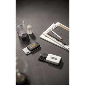Bateria portátil em ABS 100% reciclado e bateria em lítio 5000 mAh - Brinde Corporativo Personalizado | Enova