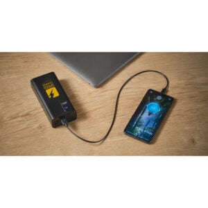 Bateria portátil em ABS 100% reciclado e bateria em lítio 30000 mAh - Brinde Corporativo Personalizado | Enova