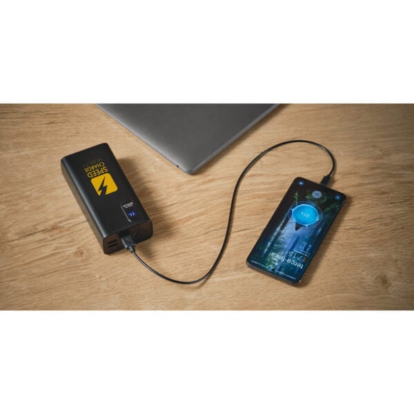 Bateria portátil em ABS 100% reciclado e bateria em lítio 30000 mAh - Brinde Corporativo Personalizado | Enova