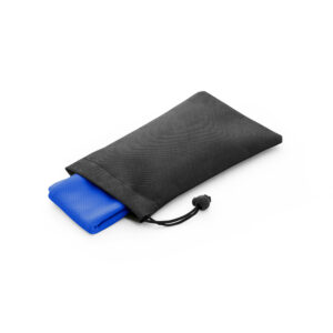 Toalha esportiva refrescante em 100% poliéster reciclado (100% rPET) com bolsa em non-woven - Brinde Corporativo Personalizado | Enova