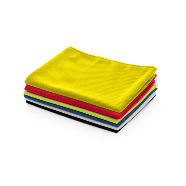 Toalha esportiva refrescante em 100% poliéster reciclado (100% rPET) com bolsa em non-woven - Brinde Corporativo Personalizado | Enova