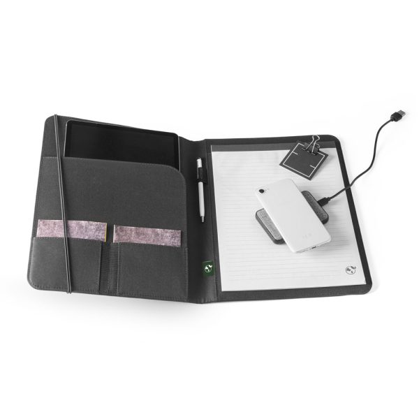 Pasta A4 em poliéster 100% reciclado 300D com caderno com 40 páginas pautadas - Brinde Corporativo Personalizado | Enova