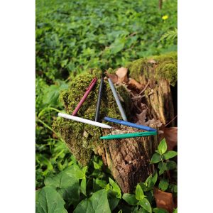 Esferográfica em alumínio 100% reciclado, com acabamento em borracha e escrita em azul - Brinde Corporativo Personalizado | Enova