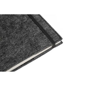 Caderno A5 com capa em feltro 100% reciclado, com 160 páginas pautadas recicladas - Brinde Corporativo Personalizado | Enova