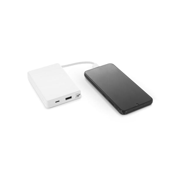Bateria portátil em ABS 100% reciclado, com cabo integrado e capacidade de 10'000 mAh - Brinde Corporativo Personalizado | Enova