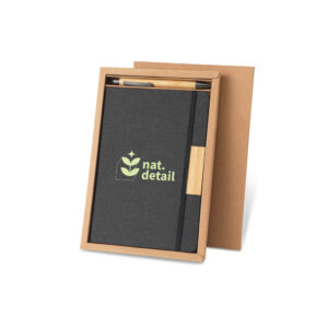 Kit com caderno A5 reciclado e caneta de bambu personalizado