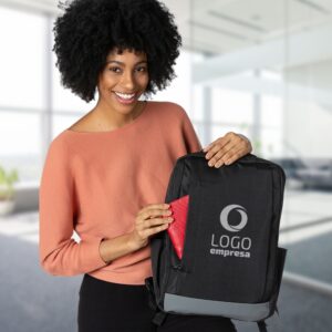 Mochila de Nylon 21L com Entrada USB