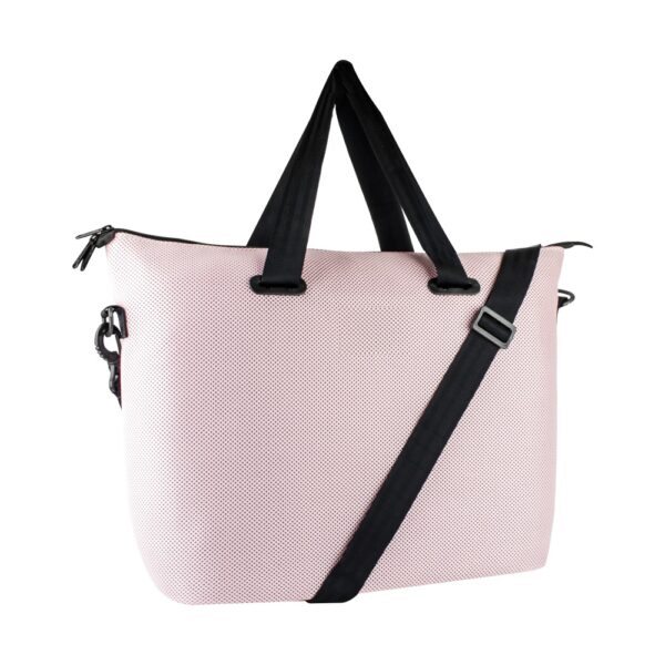 Bolsa esportiva e academia personalizada em tecido mesh rosa com alça de ombro na diagonal