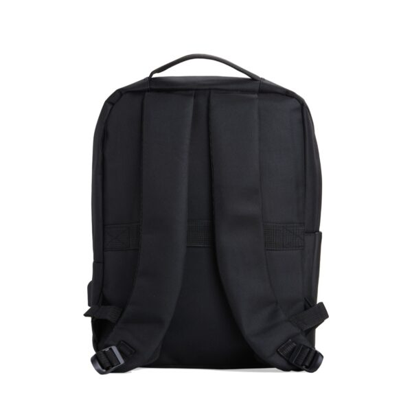 Mochila de Nylon 22L com Entrada USB