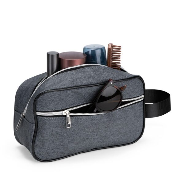 Nécessaire PU Texturizada cinza Nécessaire PU Texturizada cinza com alça lateral e bolso frontal com zíper